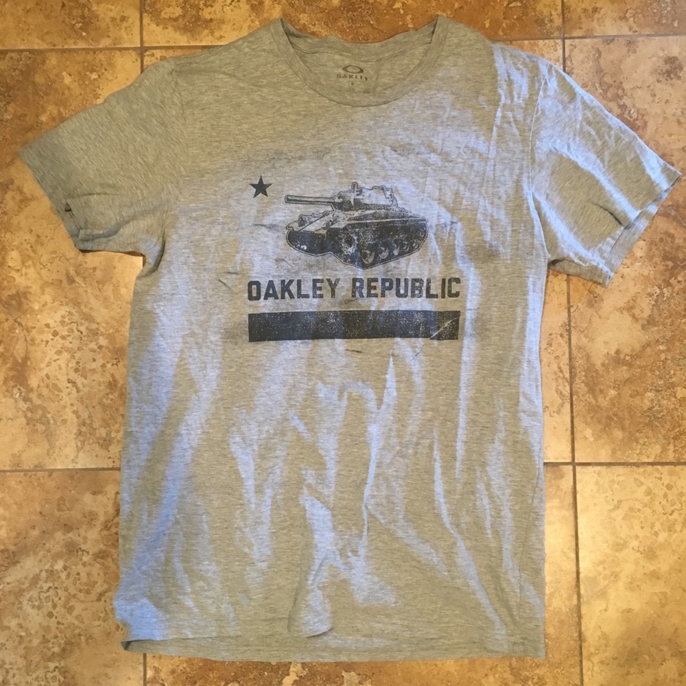 Oakley t shirt